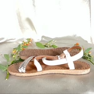 UGG Jordyne Sandals White Silver Size 7
